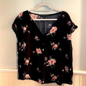 Abercrombie & Fitch Xl floral vneck t shirt blouse